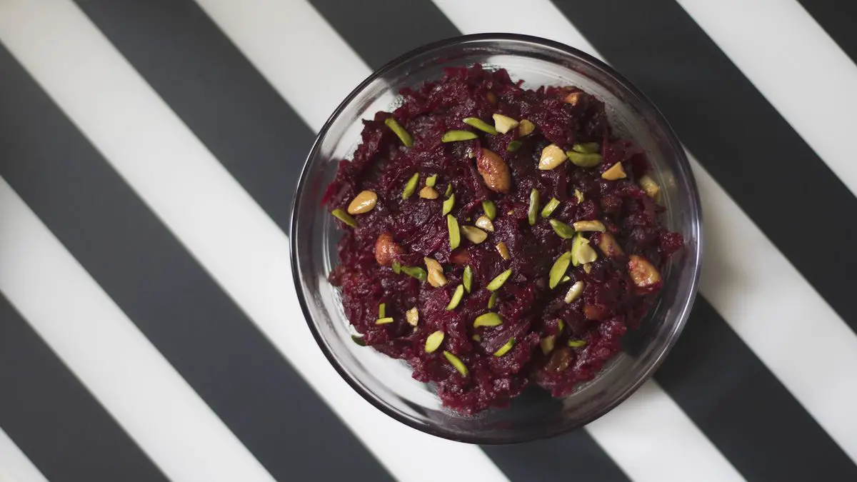 Beetroot Dates Halwa