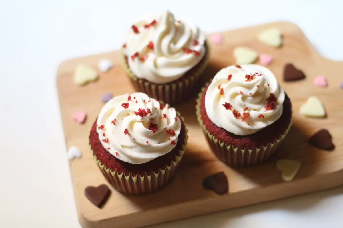 Red Velvet Cheesecake Cupcakes