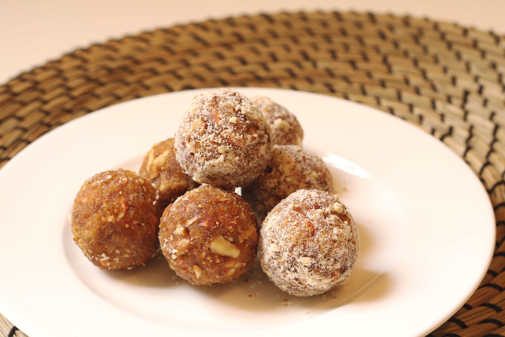 dry fruit balls main picture