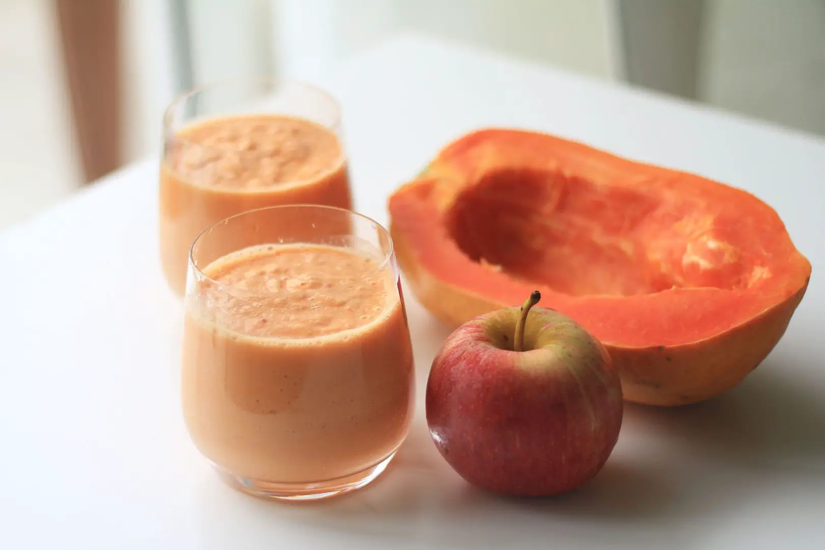 Papaya Apple Smoothie - Healthy Breakfast Recipe - The Indian Claypot